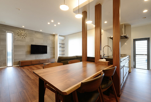 高級感と開放感にこだわったシックなおうち